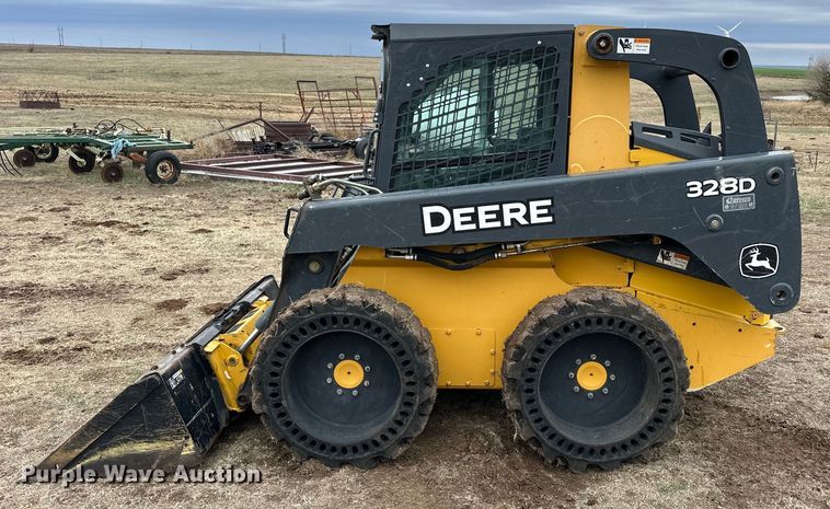 image for item NJ9488 2011 John Deere 328D skid steer loader