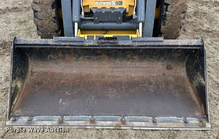 image for item NJ9488 2011 John Deere 328D skid steer loader