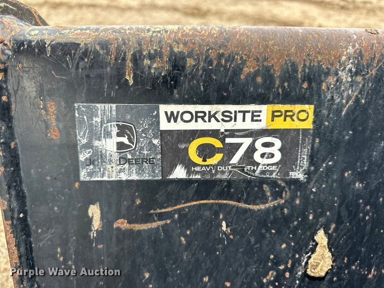 image for item NJ9488 2011 John Deere 328D skid steer loader