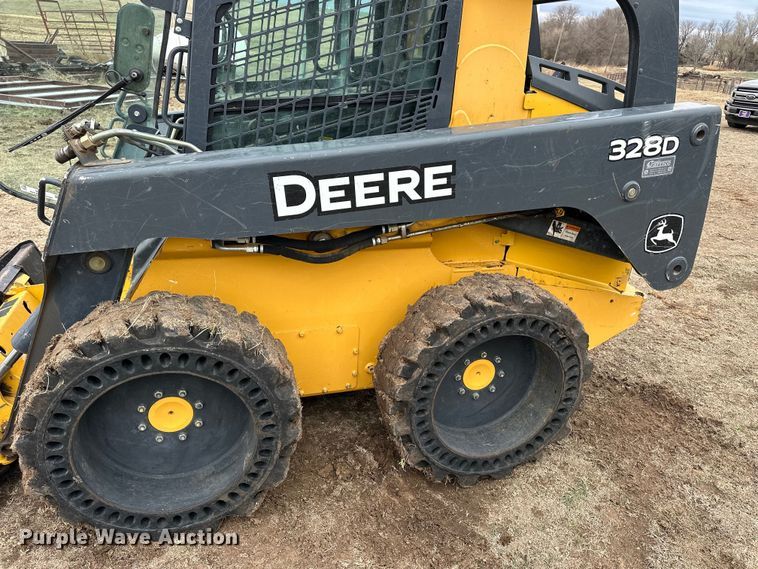 image for item NJ9488 2011 John Deere 328D skid steer loader