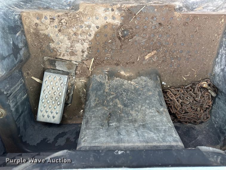 image for item NJ9488 2011 John Deere 328D skid steer loader