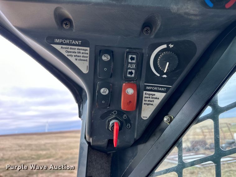 image for item NJ9488 2011 John Deere 328D skid steer loader