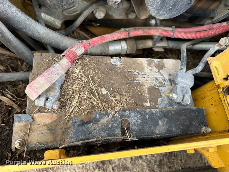 image for item NJ9488 2011 John Deere 328D skid steer loader