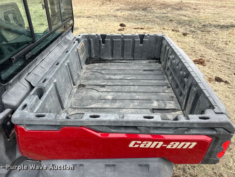 image for item NJ9489 2018 Can-Am 8TJB Defender XT HD10 utility vehicle