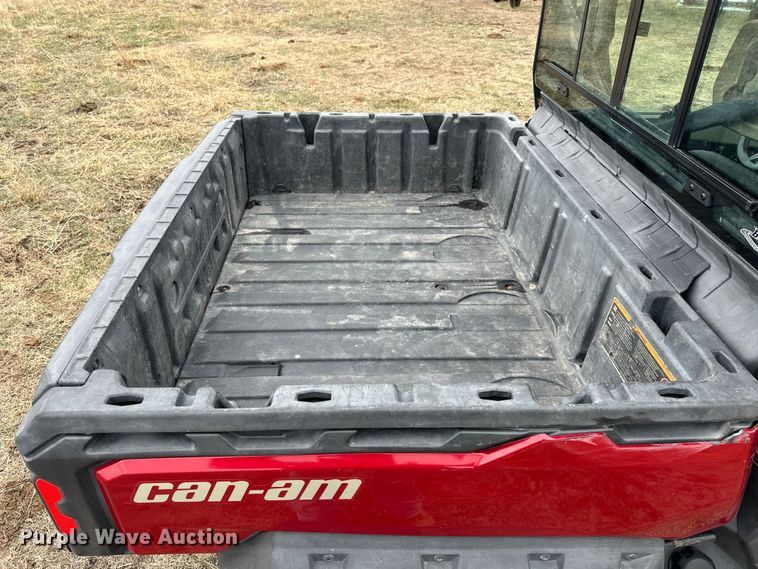 image for item NJ9489 2018 Can-Am 8TJB Defender XT HD10 utility vehicle