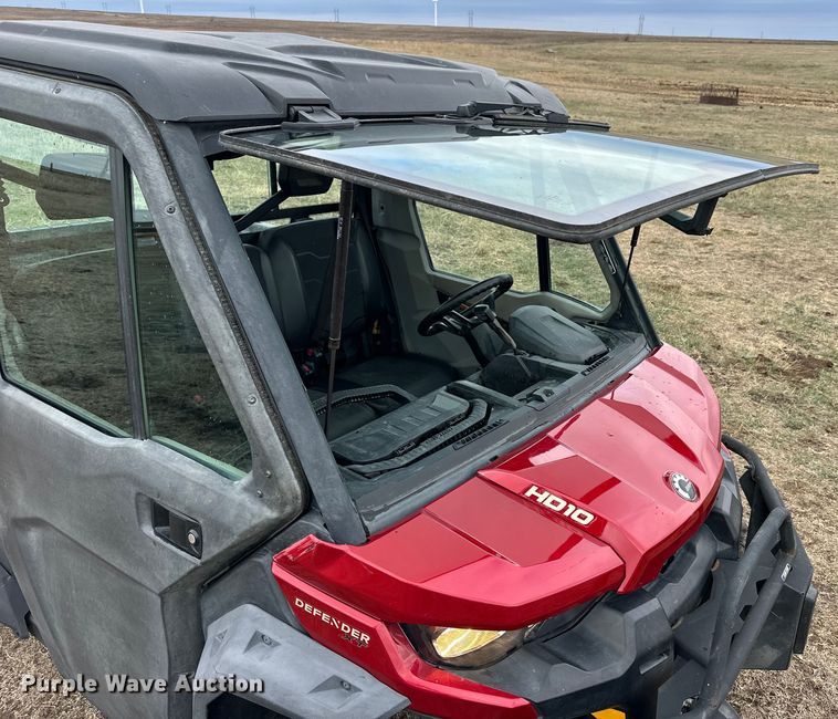 image for item NJ9489 2018 Can-Am 8TJB Defender XT HD10 utility vehicle