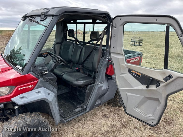 image for item NJ9489 2018 Can-Am 8TJB Defender XT HD10 utility vehicle