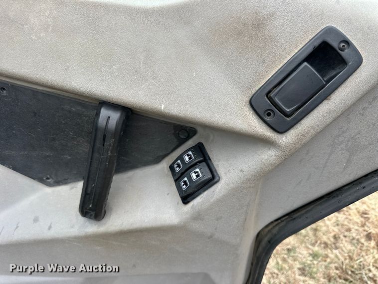 image for item NJ9489 2018 Can-Am 8TJB Defender XT HD10 utility vehicle