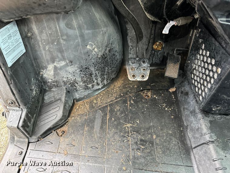 image for item NJ9489 2018 Can-Am 8TJB Defender XT HD10 utility vehicle