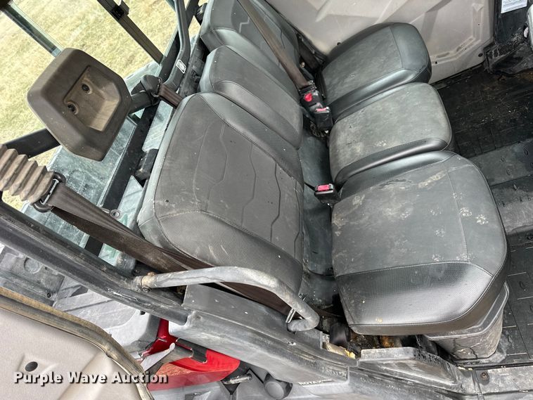 image for item NJ9489 2018 Can-Am 8TJB Defender XT HD10 utility vehicle