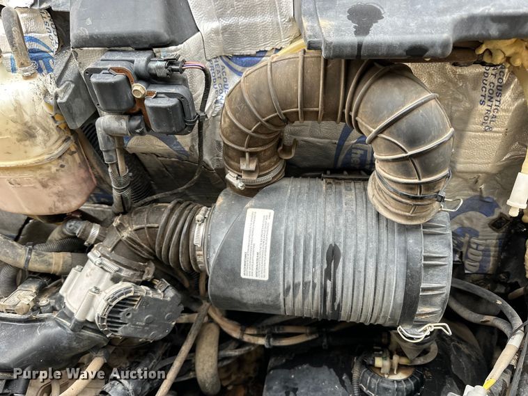 image for item NJ9489 2018 Can-Am 8TJB Defender XT HD10 utility vehicle