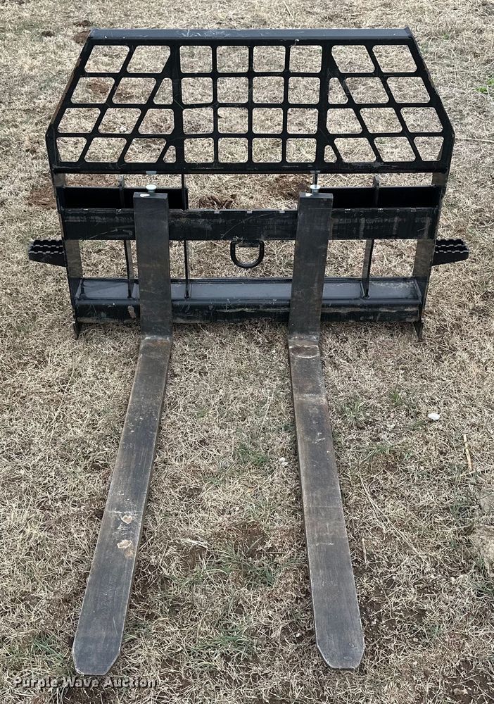 image for item NJ9490 John Deere AT492257 skid steer forks