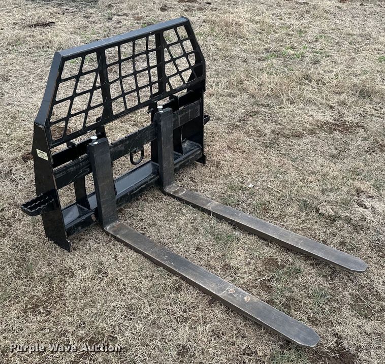 image for item NJ9490 John Deere AT492257 skid steer forks