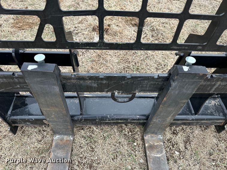 image for item NJ9490 John Deere AT492257 skid steer forks