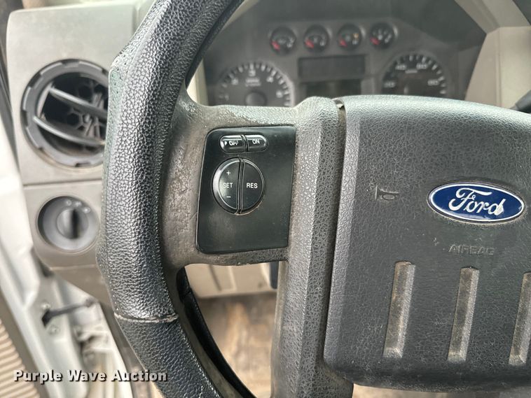 image for item NS9537 2010 Ford F250 Super Duty Crew Cab pickup truck