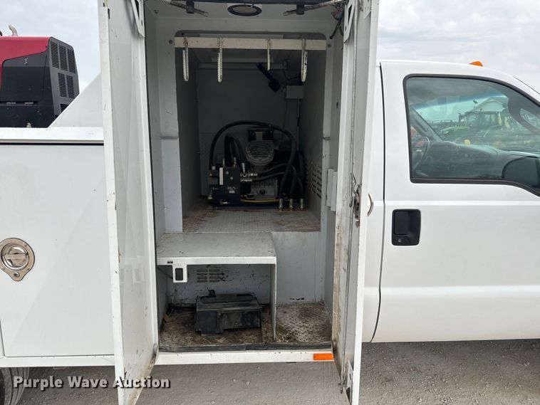image for item NS9539 2006 Ford F550 Super Duty XL utility / service truck