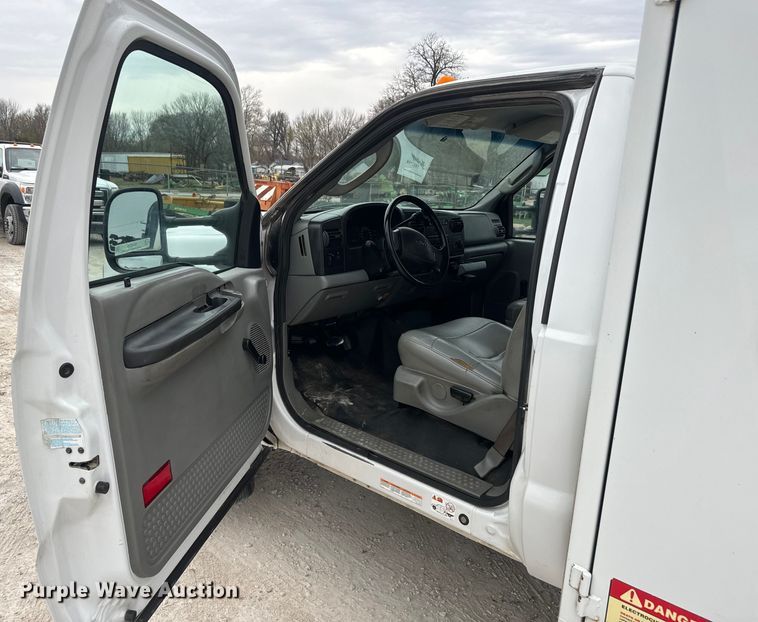image for item NS9539 2006 Ford F550 Super Duty XL utility / service truck