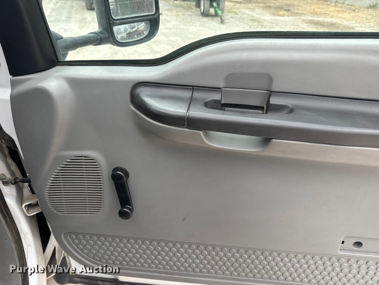 image for item NS9539 2006 Ford F550 Super Duty XL utility / service truck