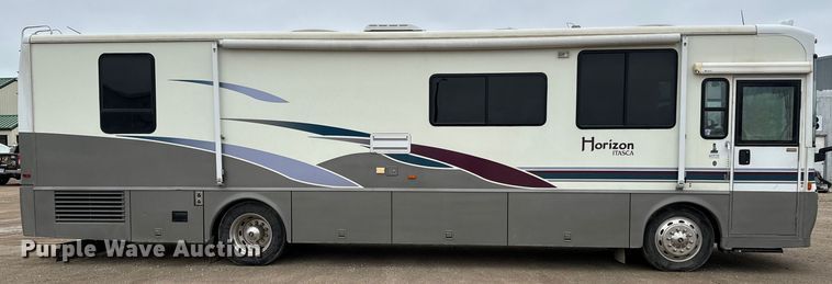 image for item NU9546 2002 Itasca Horizon RV