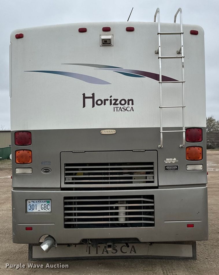 image for item NU9546 2002 Itasca Horizon RV