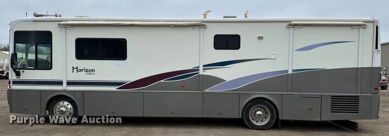 image for item NU9546 2002 Itasca Horizon RV