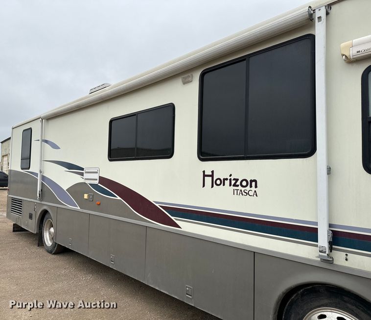 image for item NU9546 2002 Itasca Horizon RV