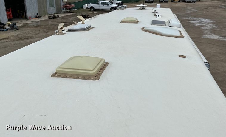 image for item NU9546 2002 Itasca Horizon RV