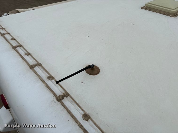 image for item NU9546 2002 Itasca Horizon RV