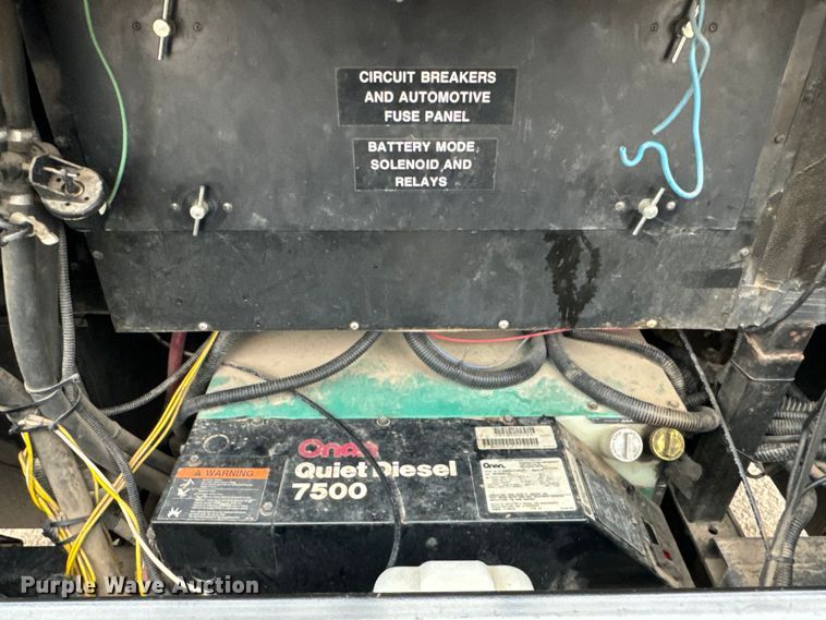 image for item NU9546 2002 Itasca Horizon RV