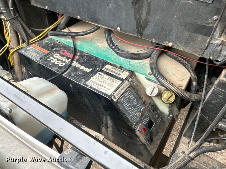 image for item NU9546 2002 Itasca Horizon RV