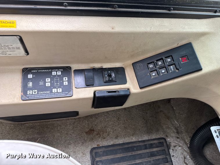 image for item NU9546 2002 Itasca Horizon RV