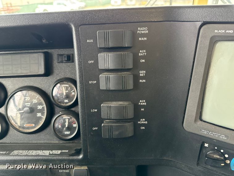 image for item NU9546 2002 Itasca Horizon RV