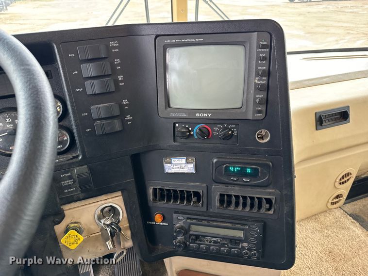 image for item NU9546 2002 Itasca Horizon RV