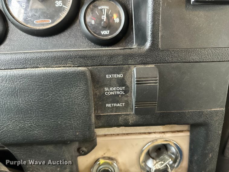 image for item NU9546 2002 Itasca Horizon RV