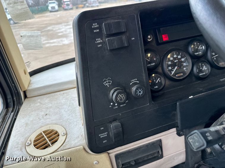 image for item NU9546 2002 Itasca Horizon RV