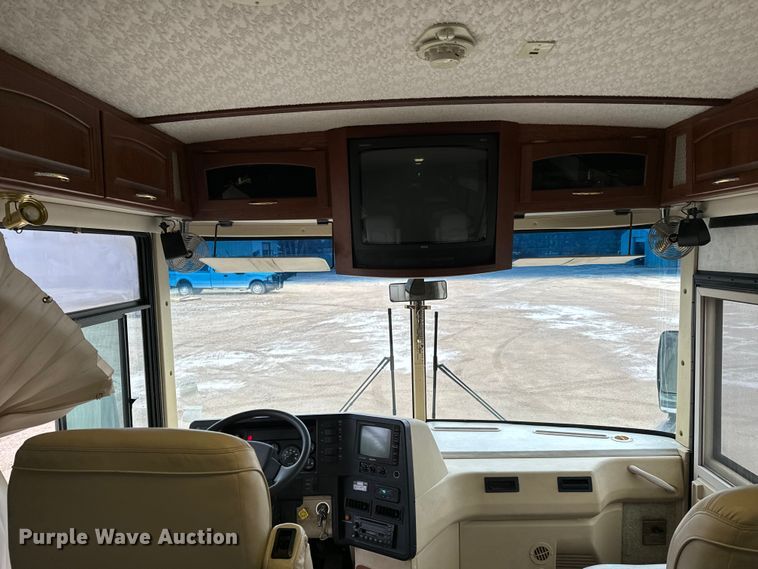 image for item NU9546 2002 Itasca Horizon RV