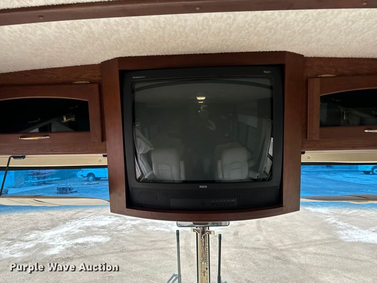 image for item NU9546 2002 Itasca Horizon RV