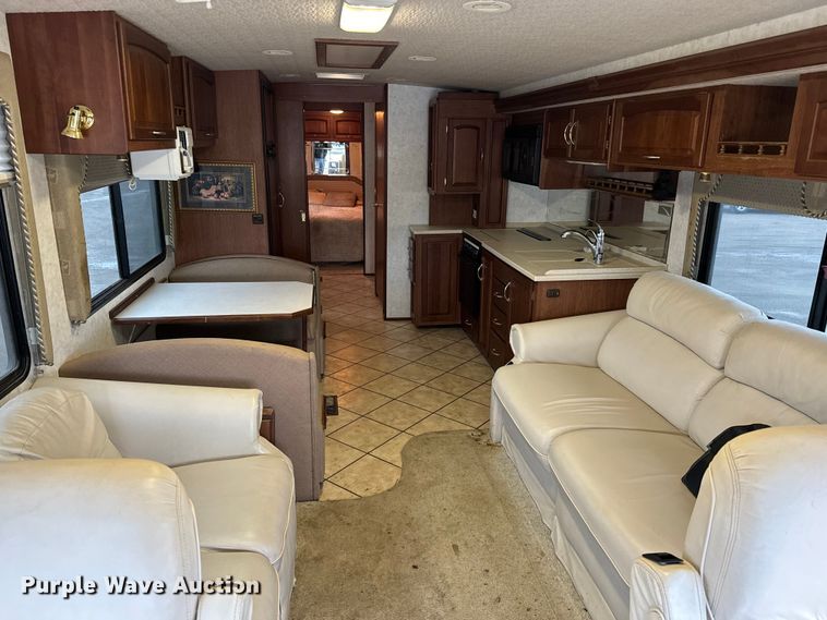 image for item NU9546 2002 Itasca Horizon RV