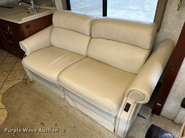 image for item NU9546 2002 Itasca Horizon RV