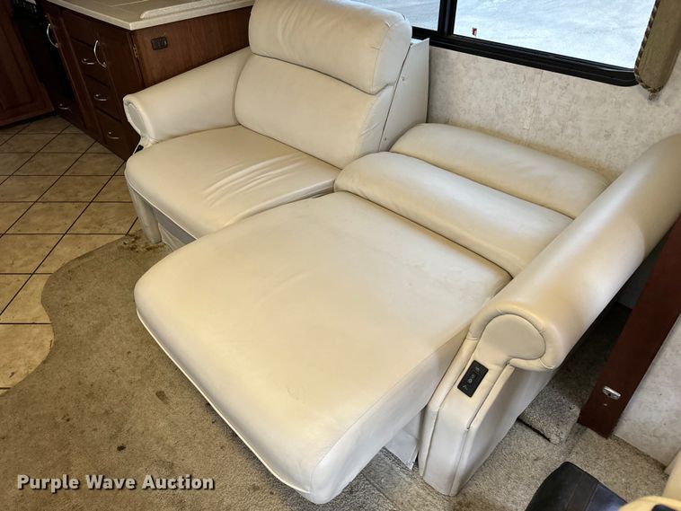 image for item NU9546 2002 Itasca Horizon RV