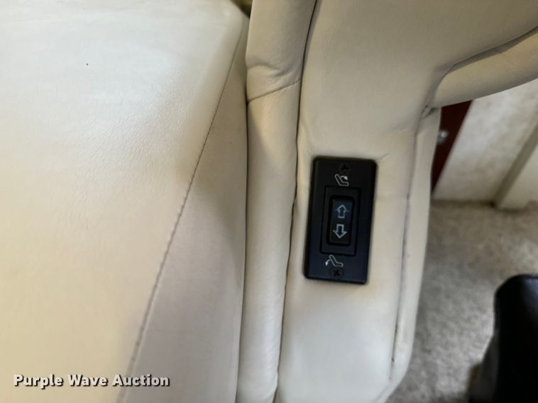 image for item NU9546 2002 Itasca Horizon RV