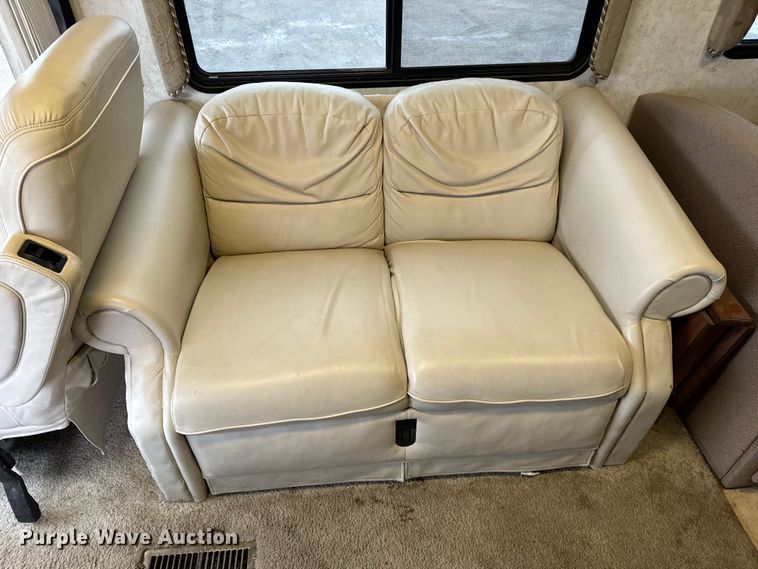 image for item NU9546 2002 Itasca Horizon RV