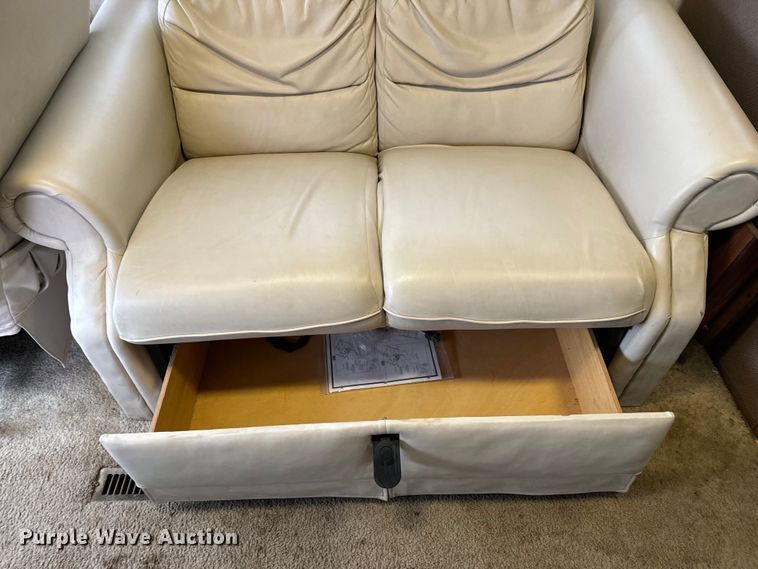 image for item NU9546 2002 Itasca Horizon RV