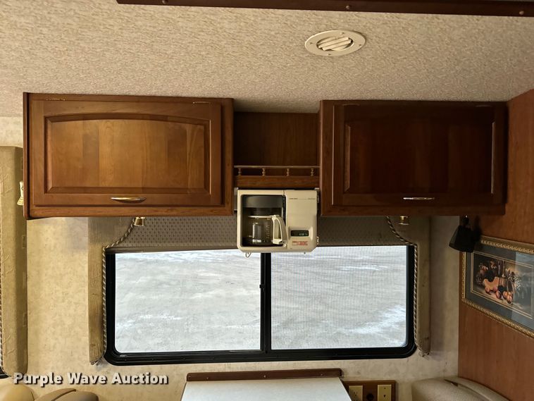 image for item NU9546 2002 Itasca Horizon RV