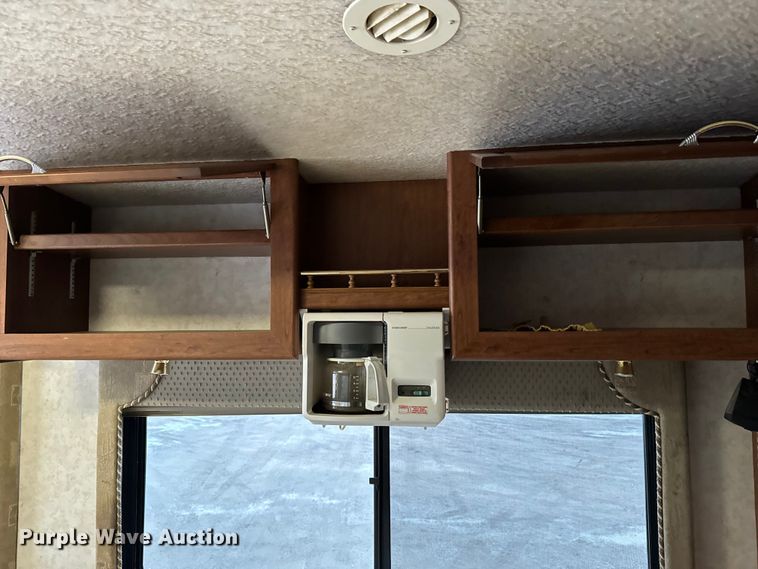 image for item NU9546 2002 Itasca Horizon RV