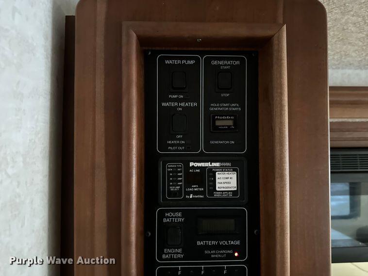 image for item NU9546 2002 Itasca Horizon RV