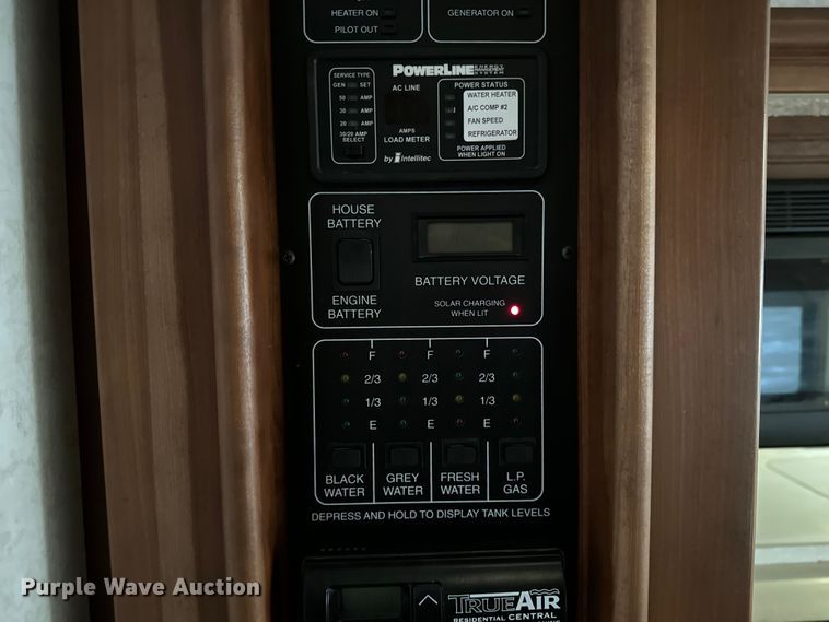 image for item NU9546 2002 Itasca Horizon RV