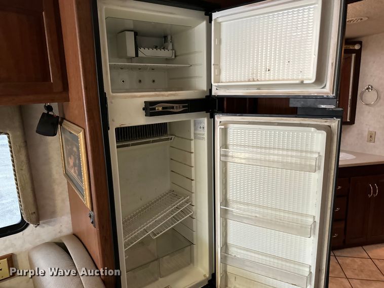 image for item NU9546 2002 Itasca Horizon RV