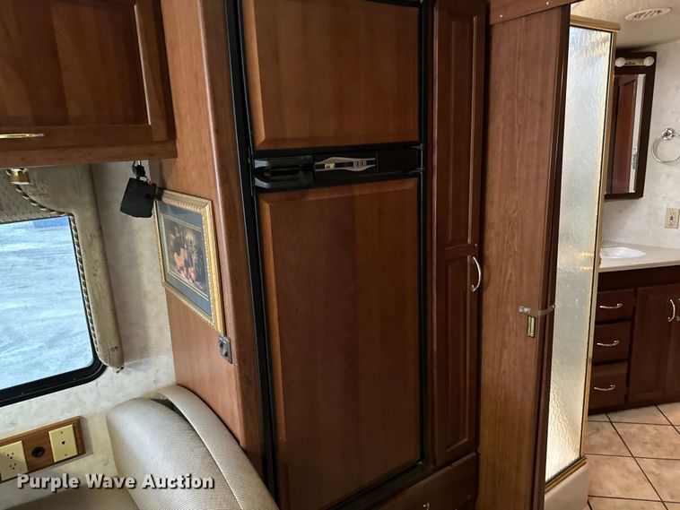 image for item NU9546 2002 Itasca Horizon RV