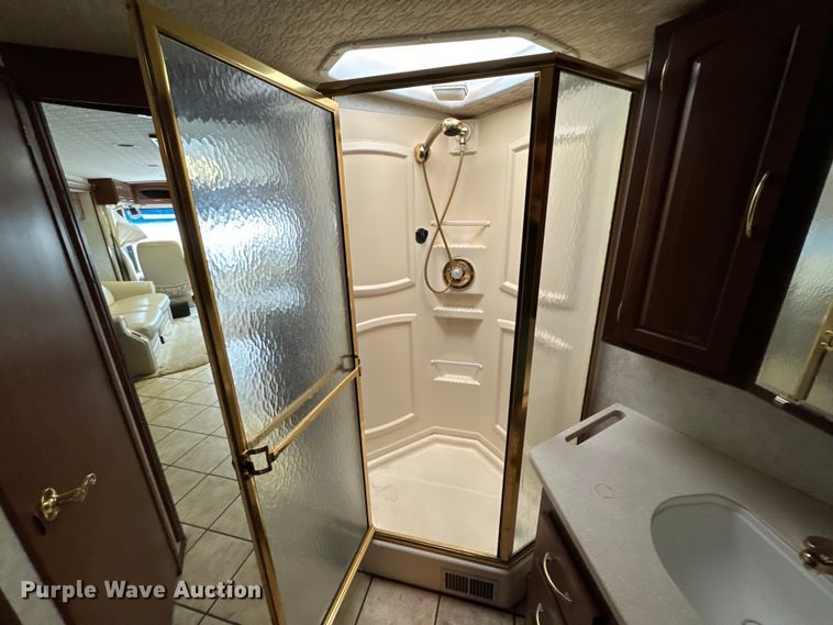 image for item NU9546 2002 Itasca Horizon RV